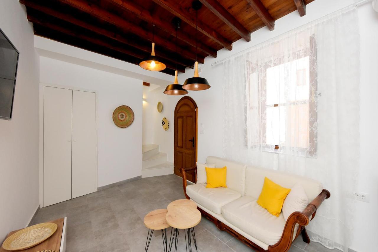 Pera Houses 2-Bedroom In The Center Of Lindos Esterno foto